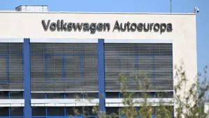 CGTP et UGT ensemble en réunions plénières dans le parc industriel d'Autoeuropa