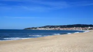 Corps de femme en "état avancé" de décomposition échoue sur la côte à Figueira.