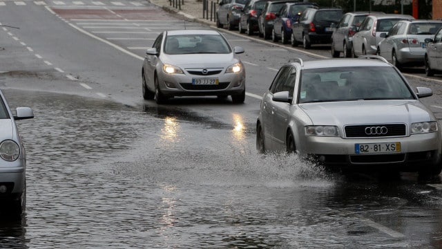 Couvrez-vous ! La pluie fera une pause la semaine prochaine, mais le froid arrive.