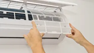 Des associations demandent une baisse de la TVA sur les panneaux solaires et la climatisation