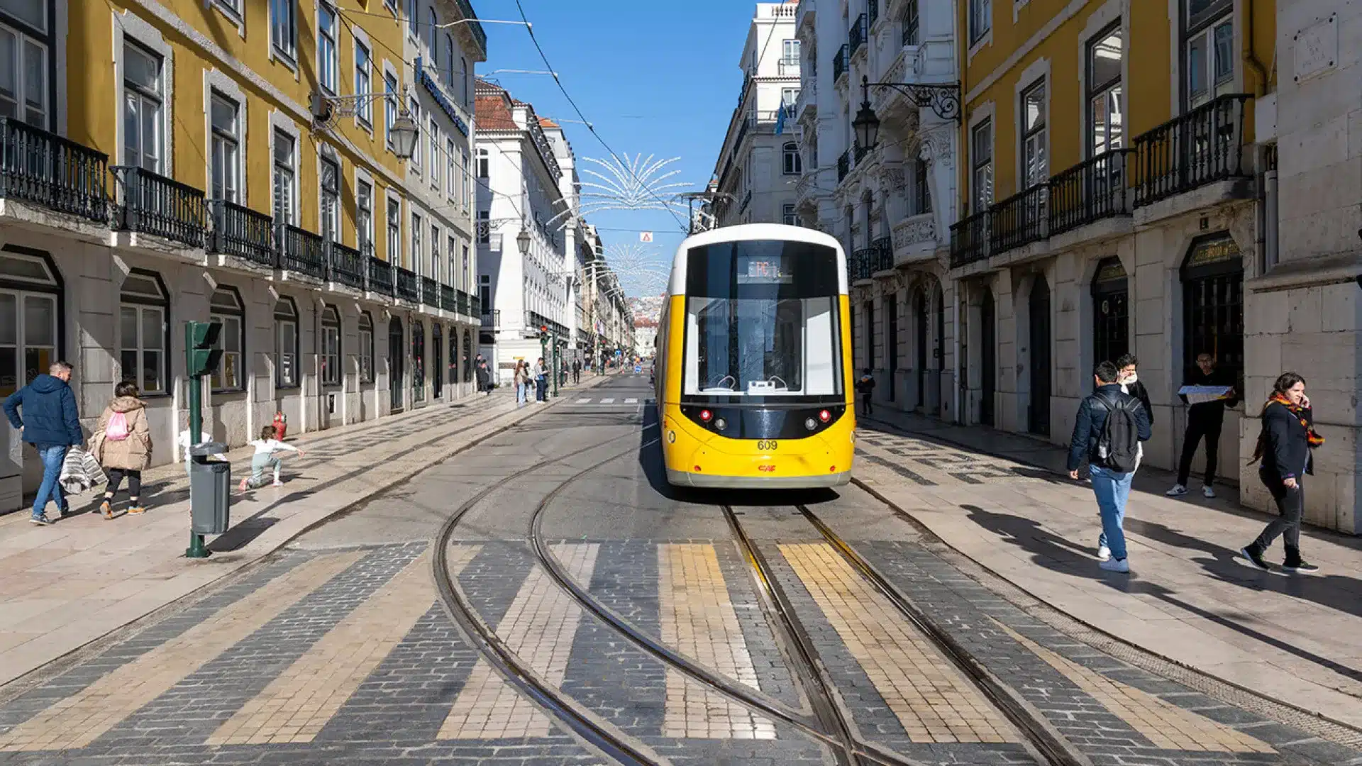 Deux travailleurs blessés après être tombés sur un chantier dans le centre de Lisbonne.