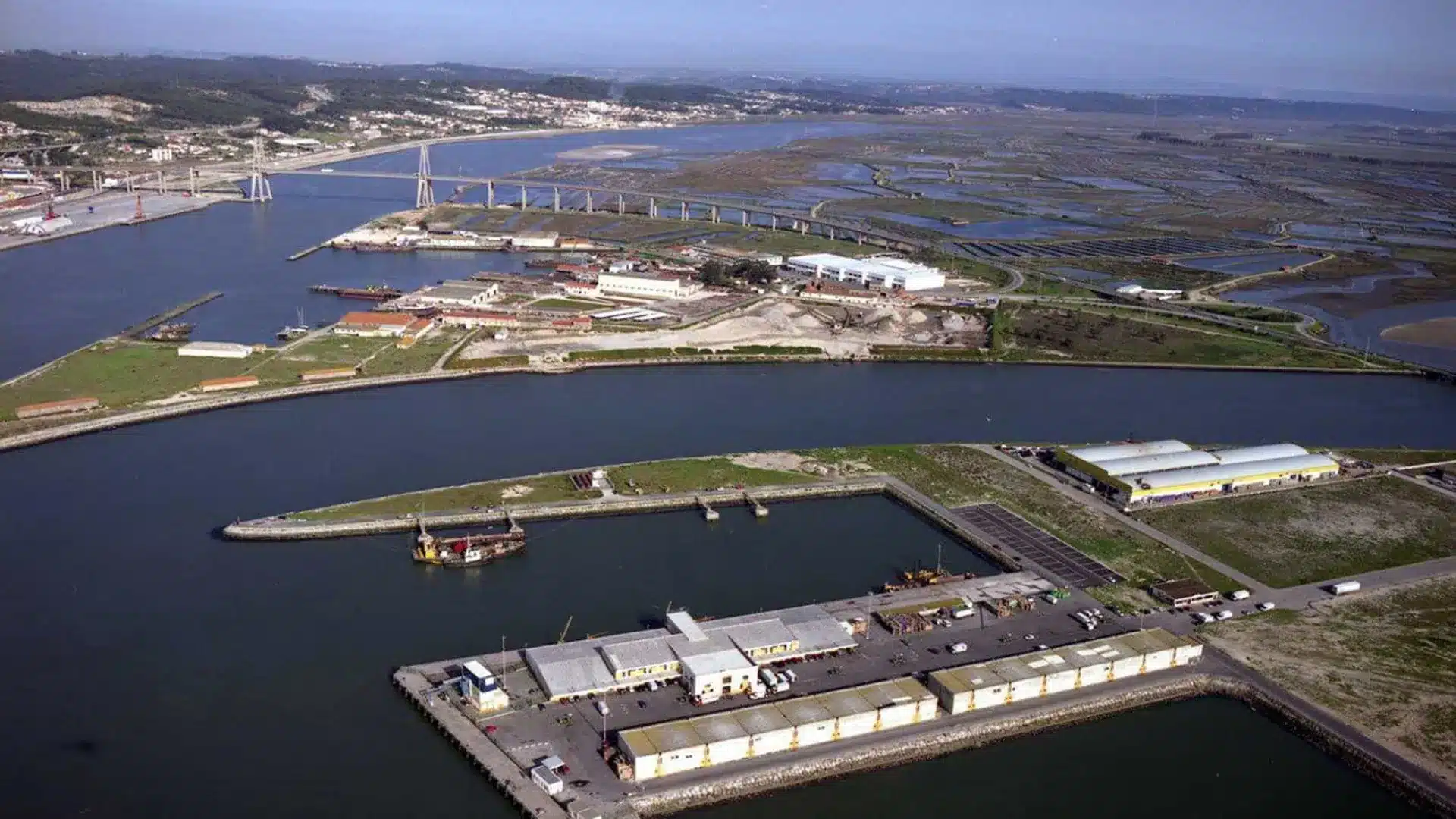 Docapesca confirme les perquisitions de la PJ dans le cadre d'une enquête en cours.