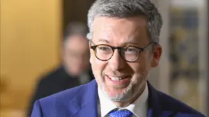 'Emily in Paris' à Lisbonne "Vous pouvez me contacter", dit Moedas