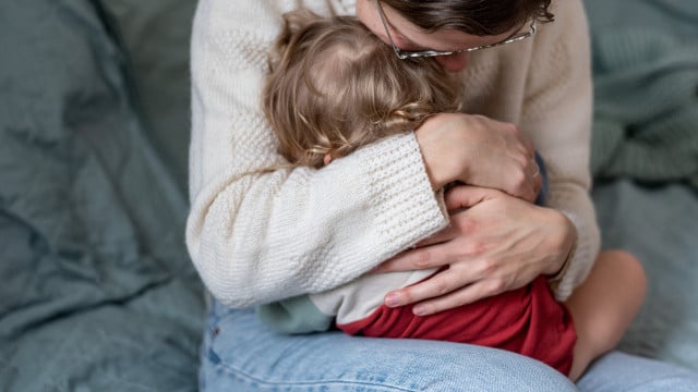 Enfant malade et absence au travail ? Comment demander une allocation à la Sécurité Sociale