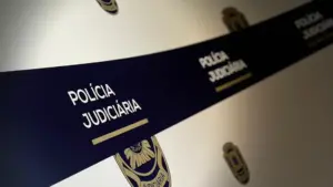 Engage une "connaissance" pour tuer son ex-compagnon et est dénoncée. Elle a été arrêtée.