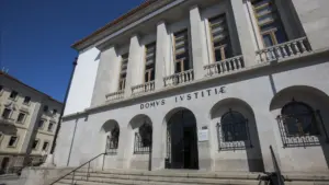 Ex-prêtre de Murça sera jugé pour escroquerie, usurpation de fonctions et violation