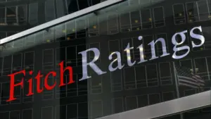 Fitch augmente la note de la dette senior du BCP à 'BBB+'.