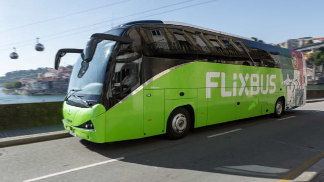 FlixBus crie 'Monopole Autobus' pour dénoncer le "blocage" à Sete Rios.