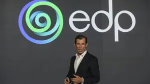 Fonds de pension du Canada vend 5,2 % d'EDP pour 814,7 millions.