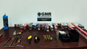 GNR arrête un trio après le vol de 350 paquets de tabac à Barreiro.