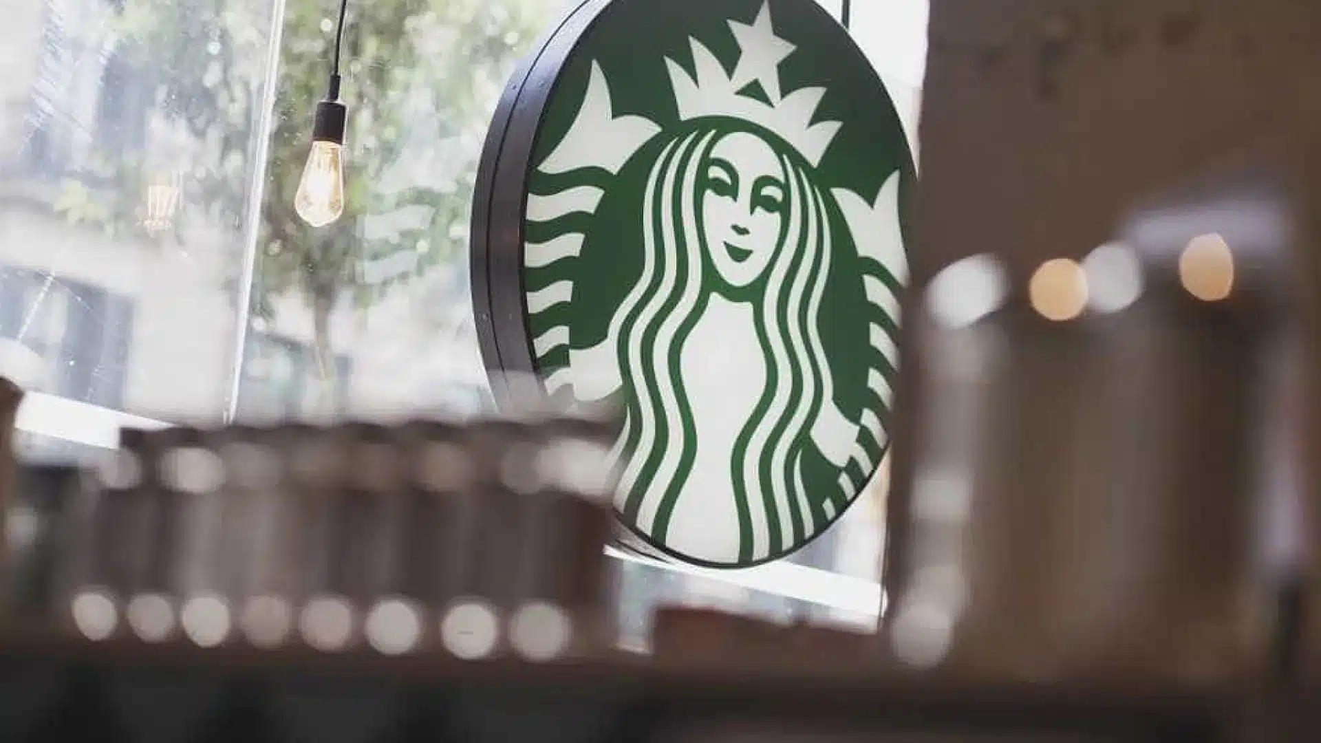 Grève de Starbucks étendue à 30 nouveaux magasins aux États-Unis.