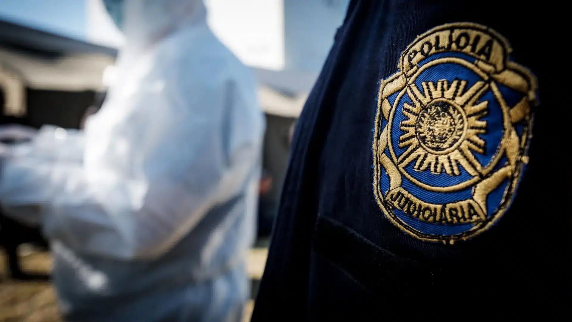 Homme de 27 ans arrêté par la PJ pour soupçons de pornographie infantile.