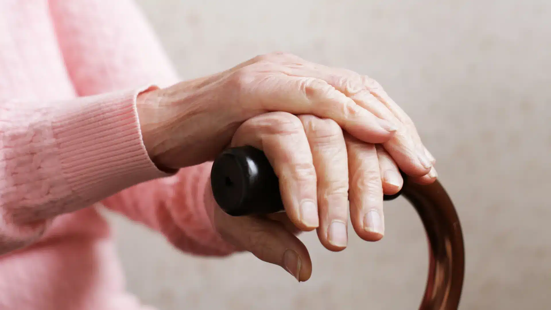 Il parcourait Lisbonne à la recherche de vieilles dames à voler "de manière sournoise".