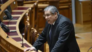 Immigration. Le gouvernement croit au système de visas, mais admet "recalibrer".