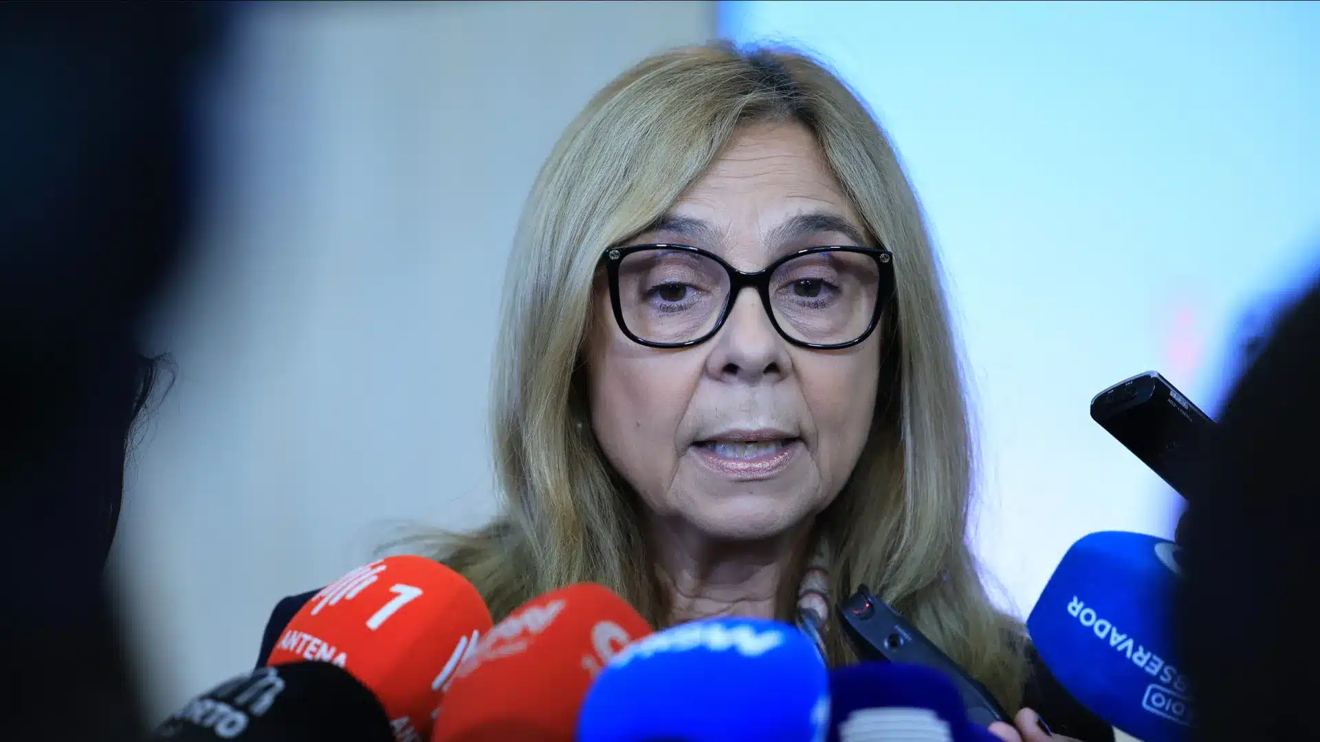 "Inacceptable". SOS Racisme accuse la ministre d'avoir une vision "raciste".