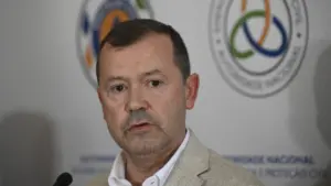 Incendies : le gouvernement considère qu'il est "inopportun" de faire une évaluation "concrète".