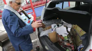 La confiance des consommateurs diminue et le climat économique augmente en novembre.