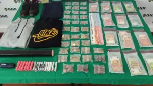 La GNR arrête un suspect de vol dans un atelier automobile à Albufeira.