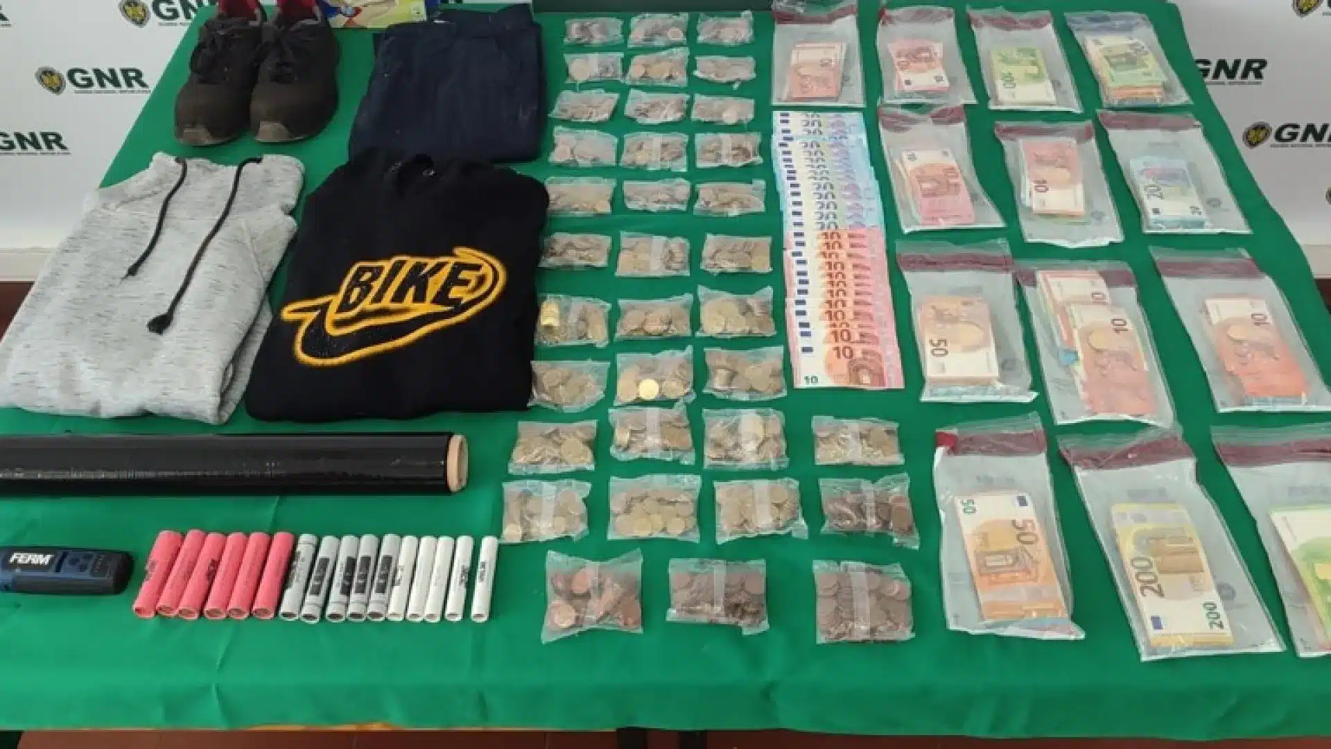 La GNR arrête un suspect de vol dans un atelier automobile à Albufeira.