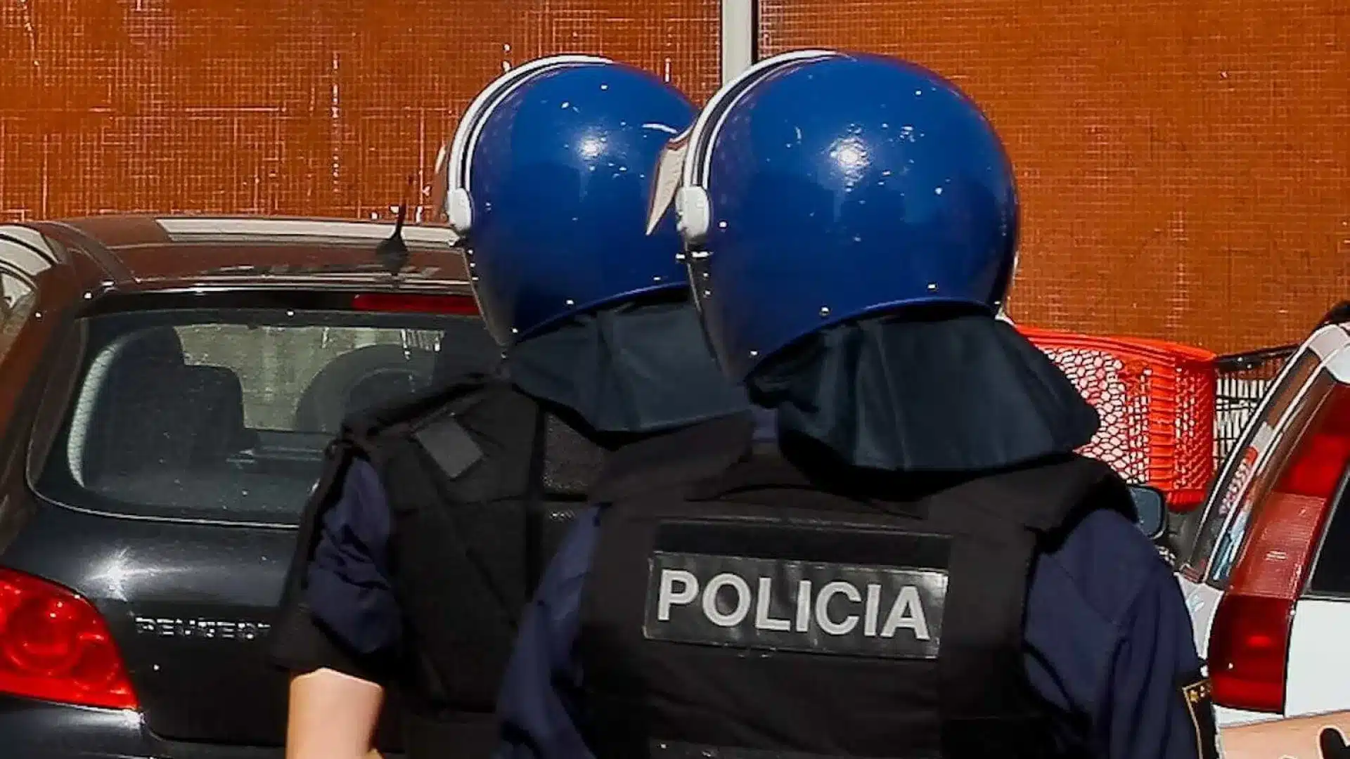 La PJ enquête sur le vol de carreaux dans deux églises de l'Alentejo.