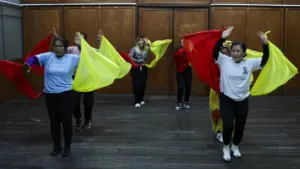 La "Rumeur" du tourisme réunit à Coimbra un groupe ethnographique, un chœur et des Népalais.