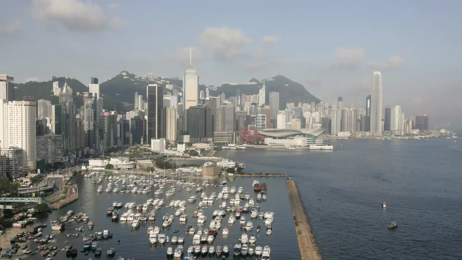 La société opérant à Macao blâme la fermeture des casinos satellites pour la baisse des bénéfices.