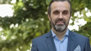 Le bâtonnier appelle le ministère de la Santé à se réunir avec les intérimaires.