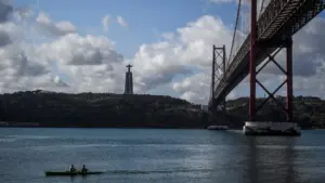 Le Cristo Roi à Almada sera illuminé en rouge entre aujourd'hui et vendredi.