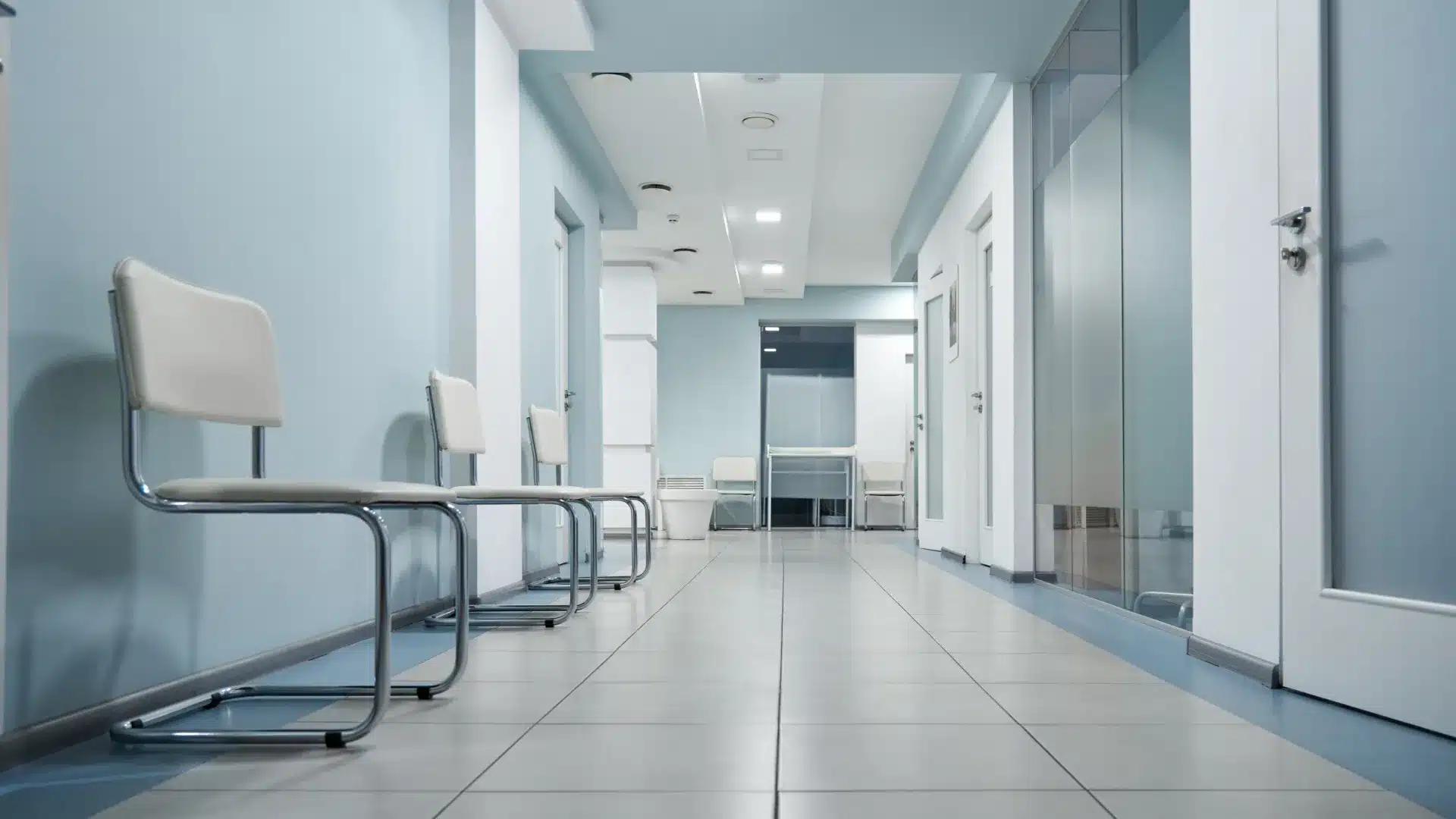 Le gouvernement approuve les décrets sur les urgences régionales et les centres d'obstétrique.