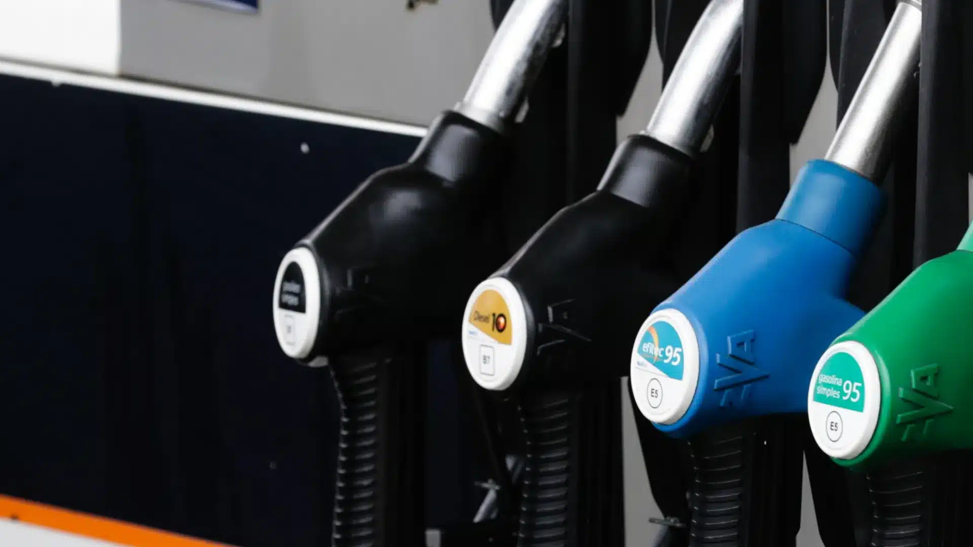 Le gouvernement réduit la réduction de l'impôt sur les carburants. Qu'est-ce que cela signifie ?
