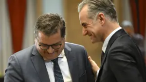 Le groupe français BPCE notifie la Commission européenne de l'achat de Novo Banco.