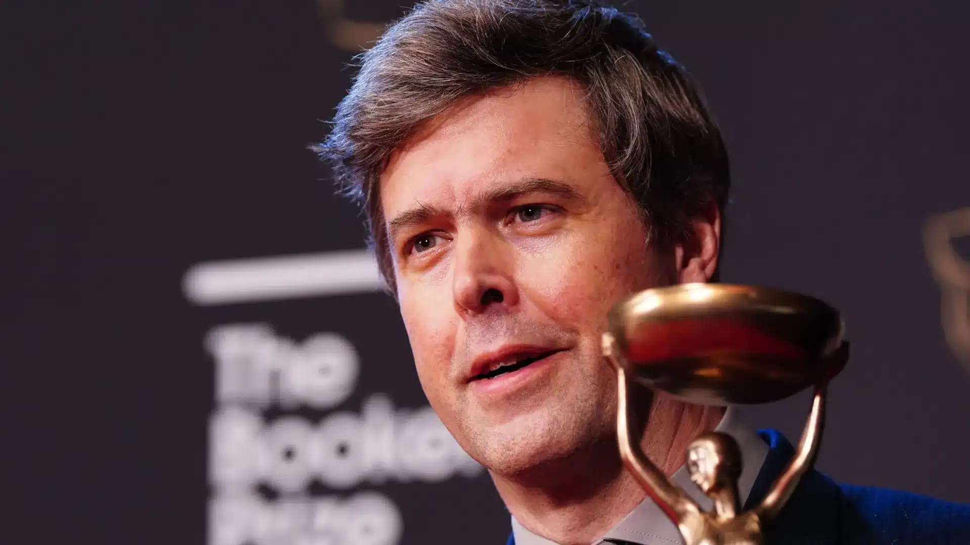 Le livre "Flesh" de David Szalay remporte le Prix Booker 2025.