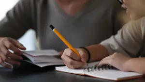 Le ministère de l'Éducation va canaliser une partie du budget pour former des enseignants.