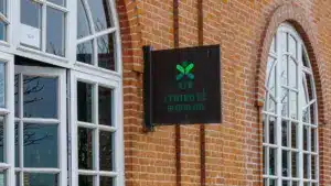 Le nombre de couples au chômage recule de 7,0 % en octobre.