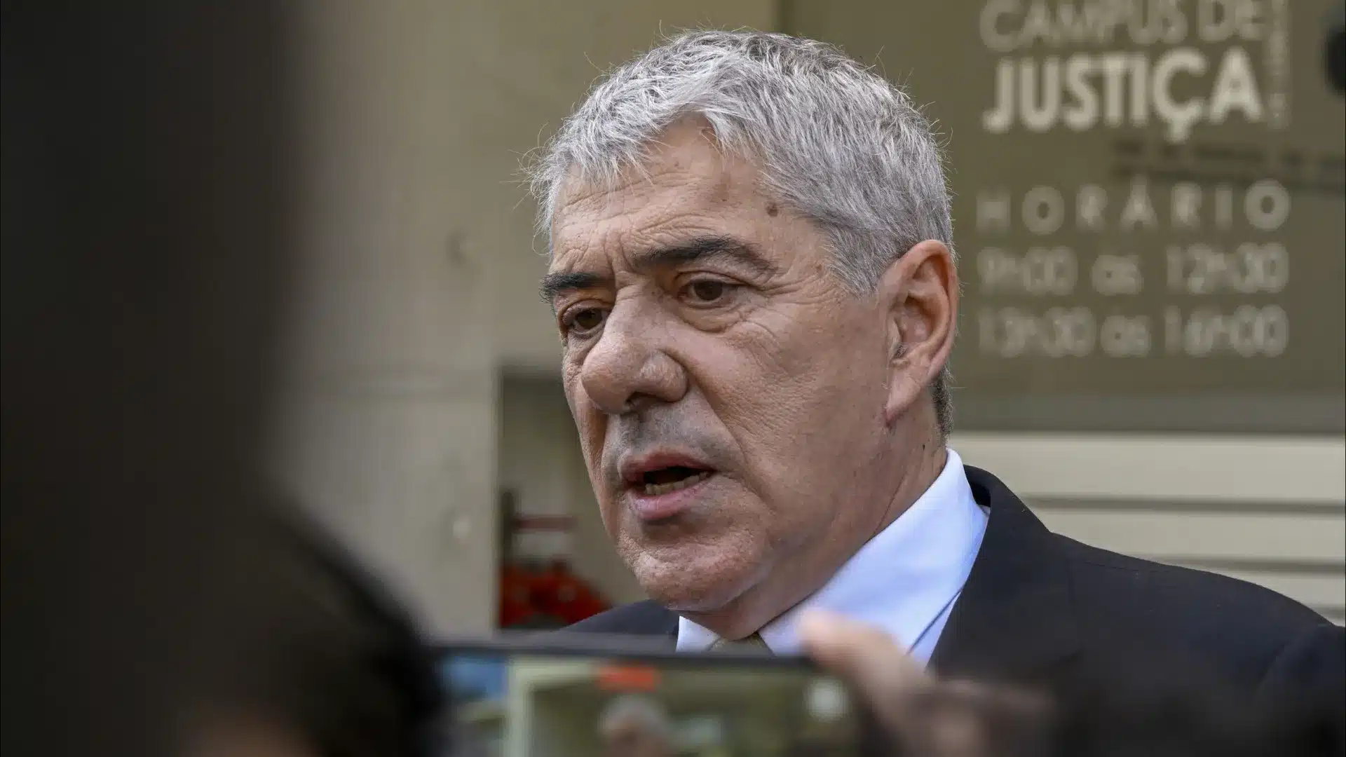 Le nouvel avocat de Socrates a demandé cinq mois pour lire le dossier. La juge a refusé.