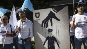 Le plus grand syndicat de la PSP quitte les négociations avec le gouvernement et admet des manifestations.