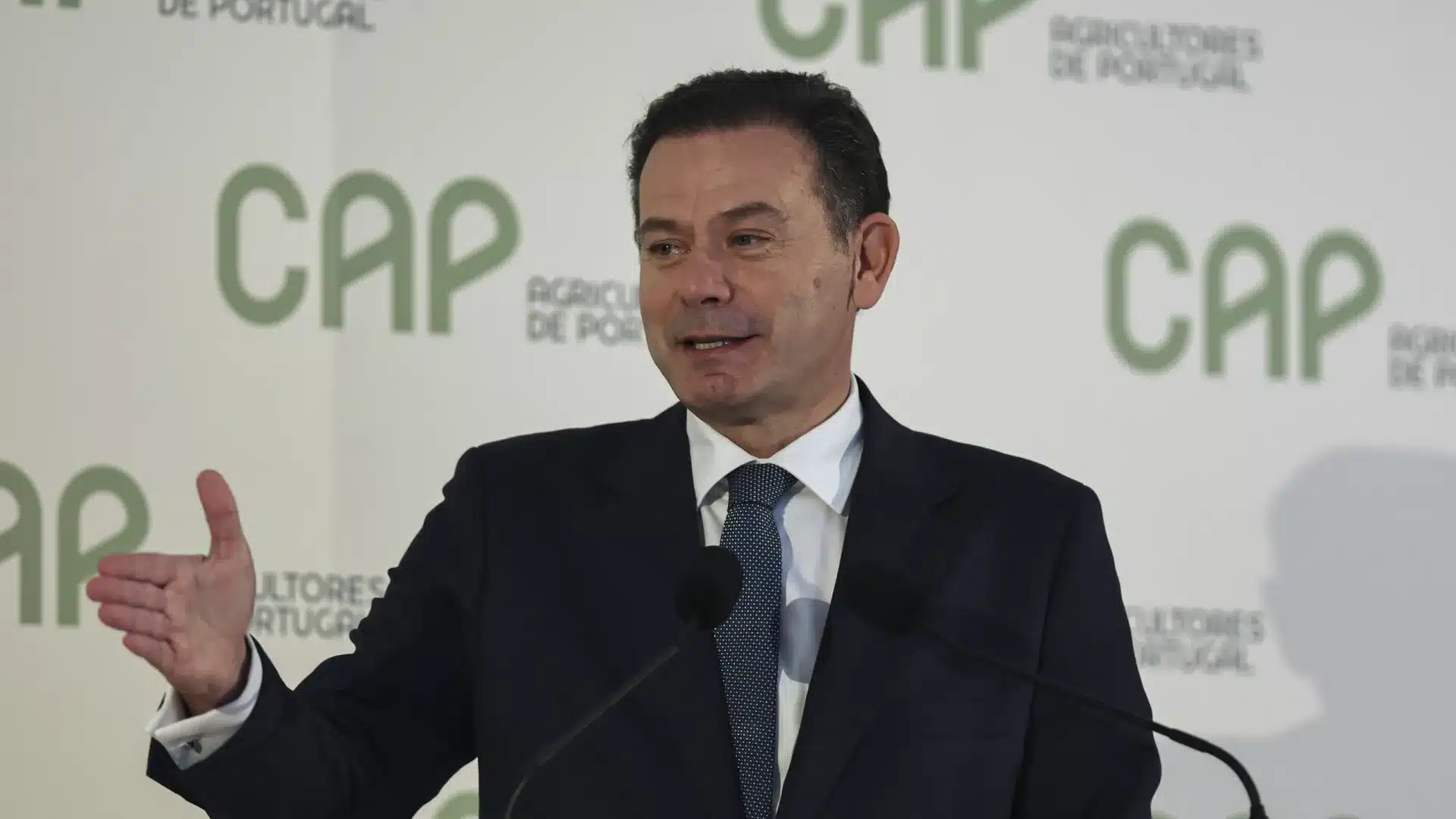 Le Premier ministre défend "l'équilibre" entre l'environnement et le secteur agricole.