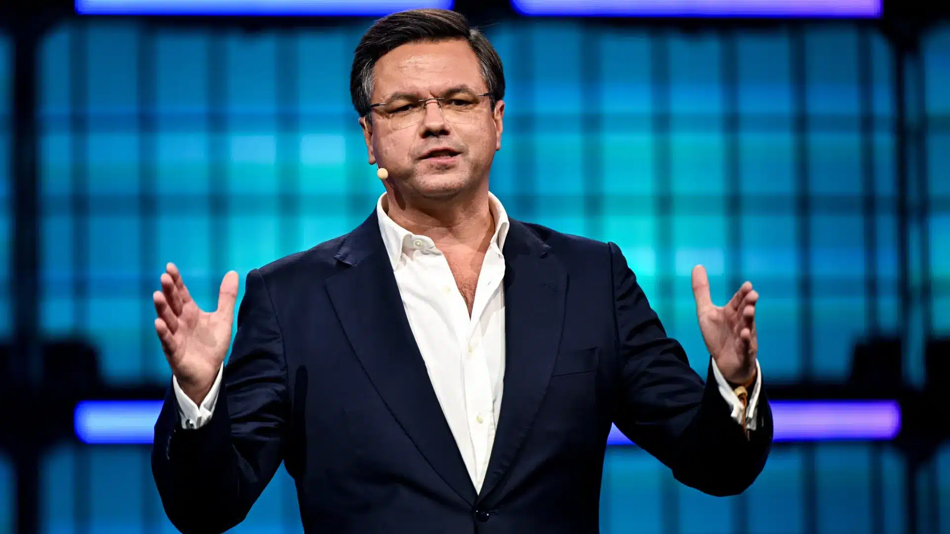 Le PS continue de penser qu'il peut gouverner depuis le banc de l'opposition.