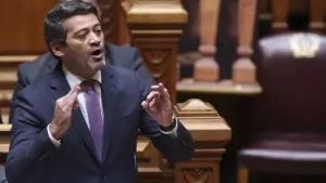 Le tribunal décide aujourd'hui si Ventura est obligé de retirer les affiches des Gitans.