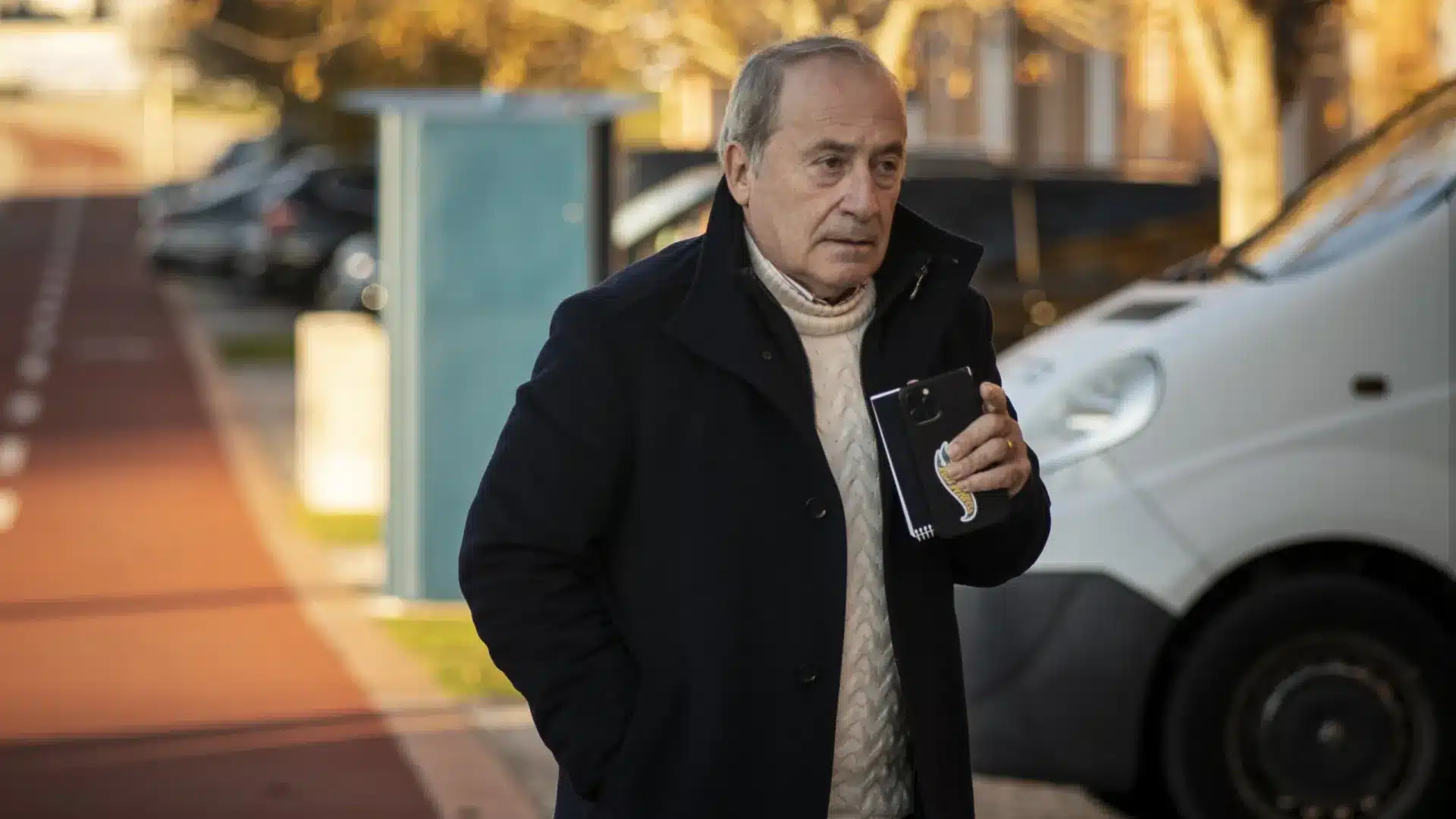 Le tribunal ordonne le classement de l'accusation de Menezes contre Eduardo Vítor.