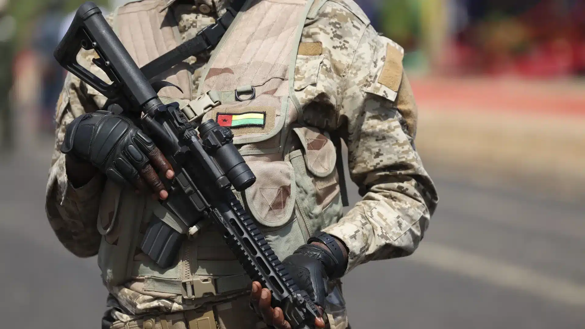 Les actes consulaires sont suspendus à l'Ambassade du Portugal à Bissau.