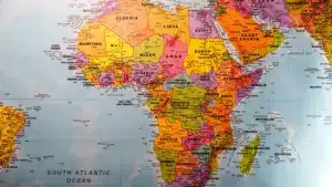 Les analystes disent qu'il y a un nouveau monde et l'Europe doit être "pragmatique".