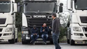Les camions cessent de payer le péage aux heures de pointe sur la CREP en mars.