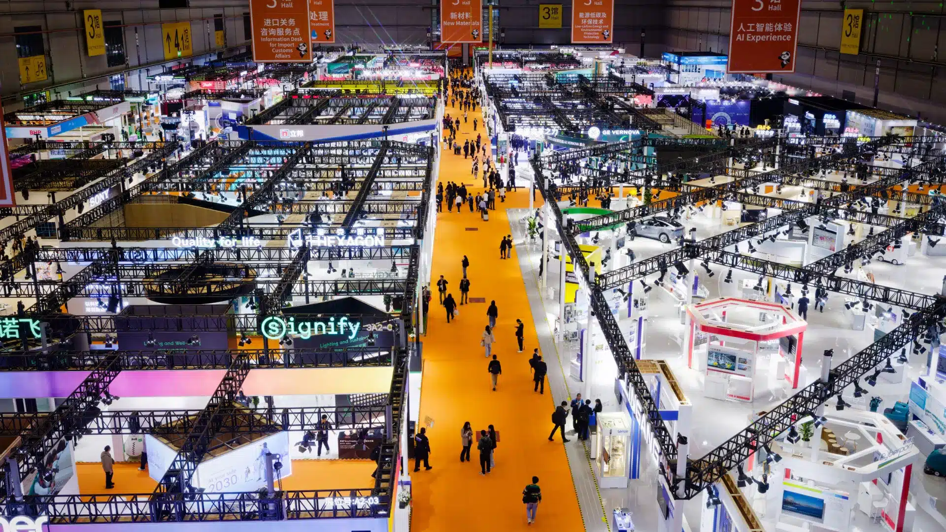 Les exportations de la Chine baissent en octobre pour la première fois mensuelle depuis février.