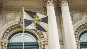 Les habitants remettent une pétition à la Chambre contre la vente du Pátio da Quintinha.