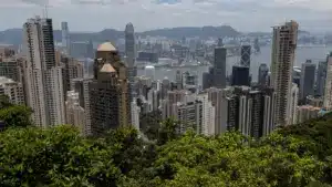 Les investissements dans l'immobilier commercial à Hong Kong triplent au troisième trimestre.
