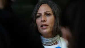 Les médecins se joignent à la grève générale contre le paquet de réformes du travail du gouvernement.