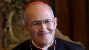 Les personnes âgées dans une maison de retraite à Pinhal Novo réagissent à la musique de Rosalía et Carminho.