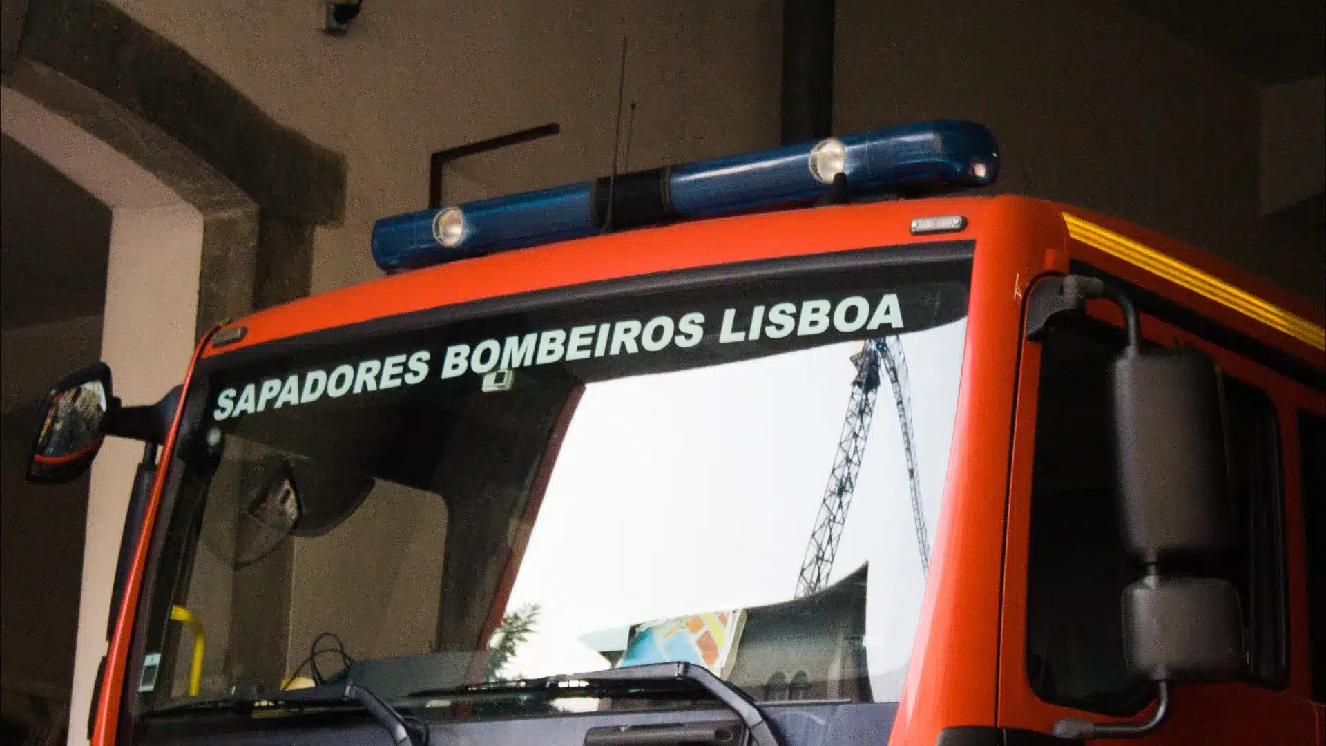 Les pompiers professionnels suspendent la grève après une réunion avec la mairie de Lisbonne.