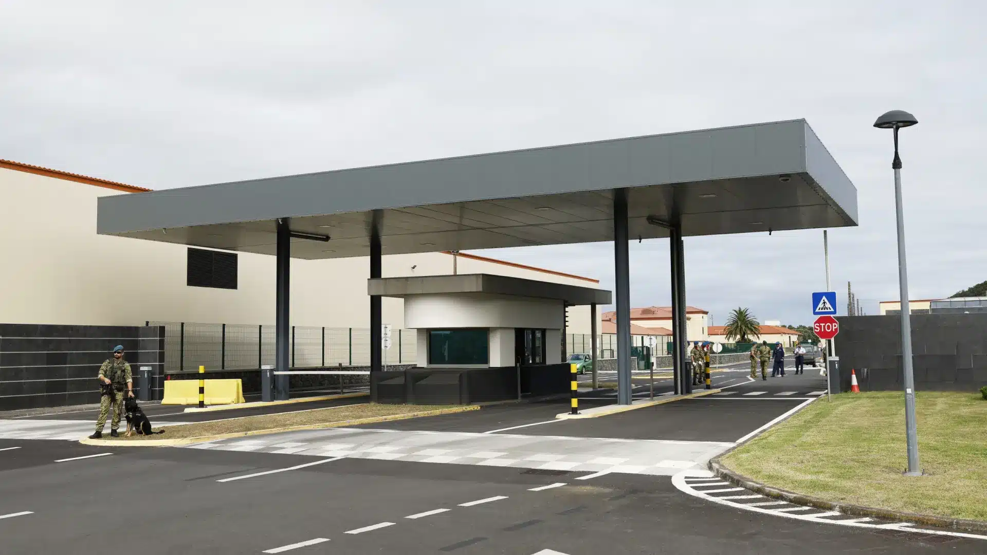 Les travailleurs des Lajes peuvent demander une avance sur salaire lundi.